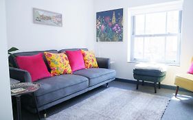 New Street Luxury Town House In The Centre Of Holt With Free Parking For One Car